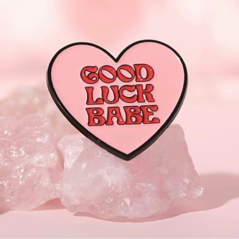 “Good Luck Babe” Heart Pin NWT - Picture 3 of 4